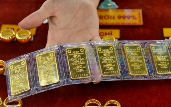 Giá vàng SJC và vàng nhẫn quay trở lại đỉnh lịch sử